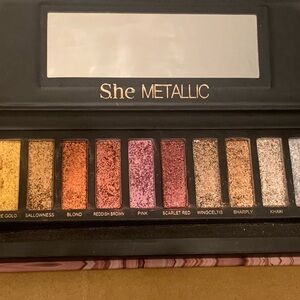 Metallic Eyeshadow Palette - Gold, Pink, Red Shades